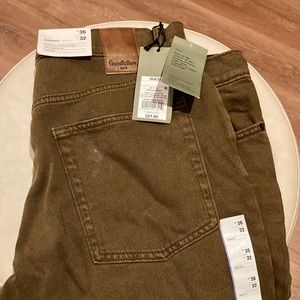 Dark Khaki 36 x 32 Goodfellow Men's pants, new with tags.